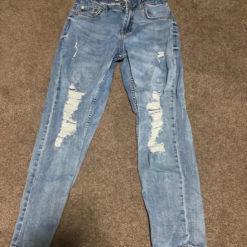 Ripped skinny jeans